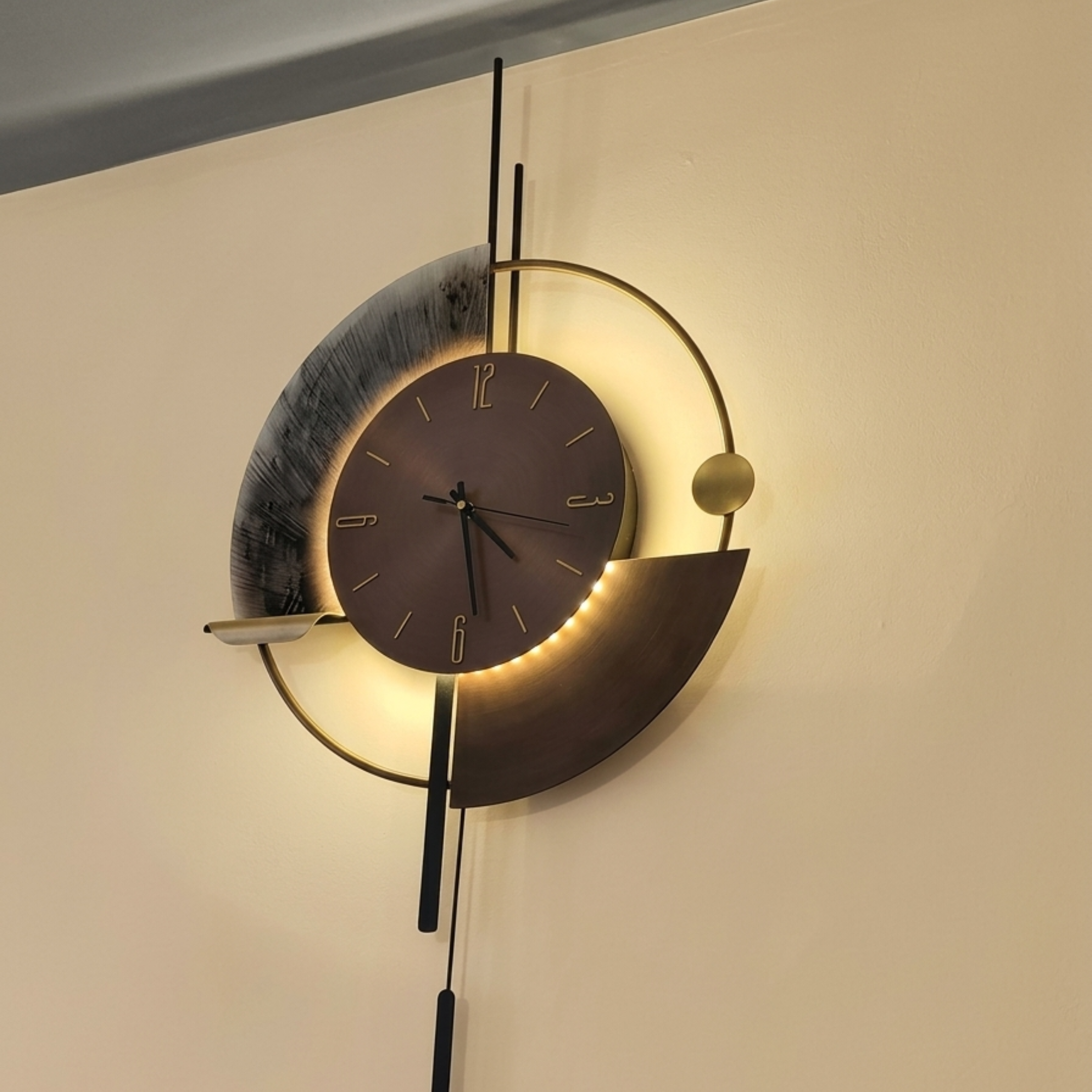 Grande Horloge murale design ECLIPSE 42x80 cm à commande lumineuse