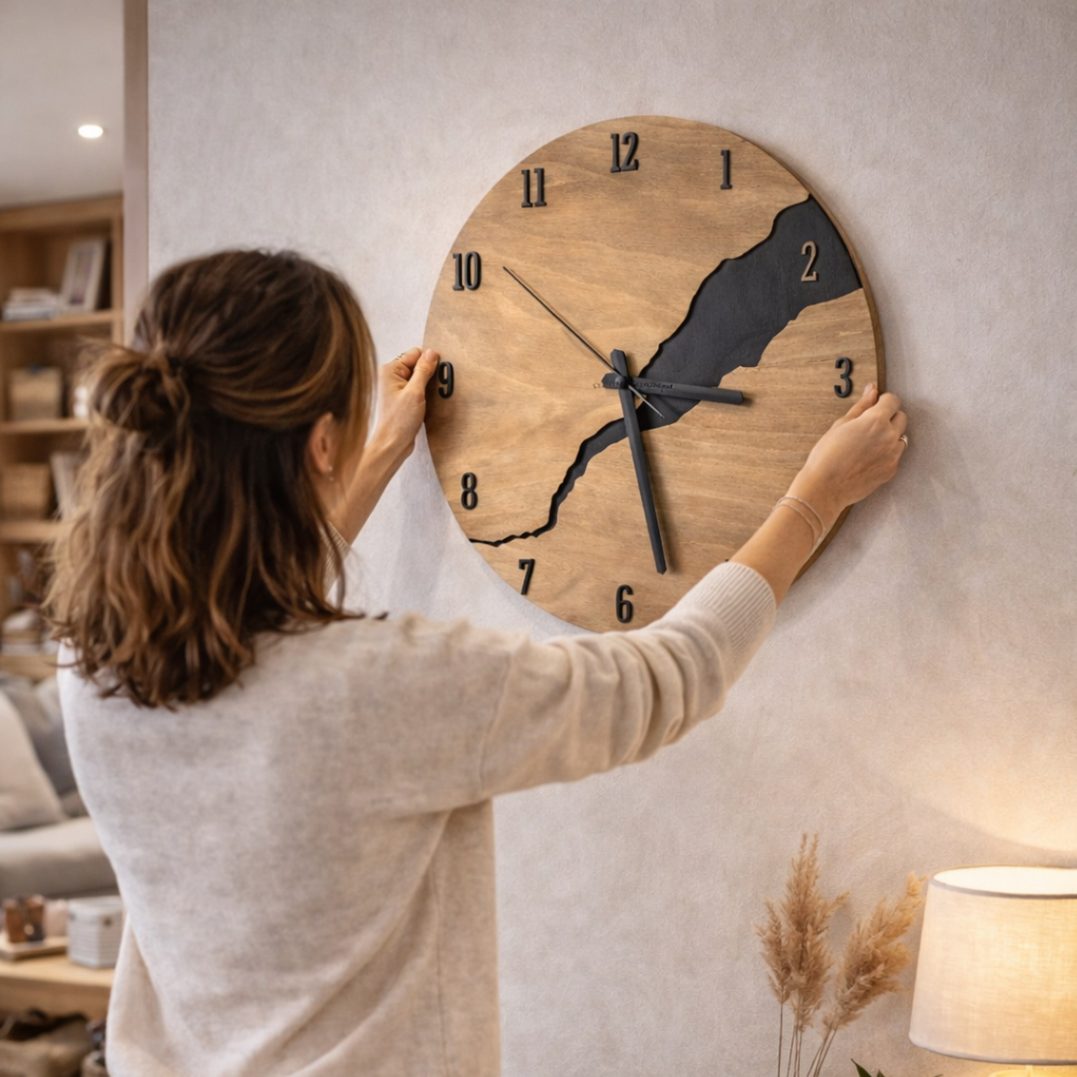 Grande Horloge murale FISSURE NOIR 30 cm en bambou et bois